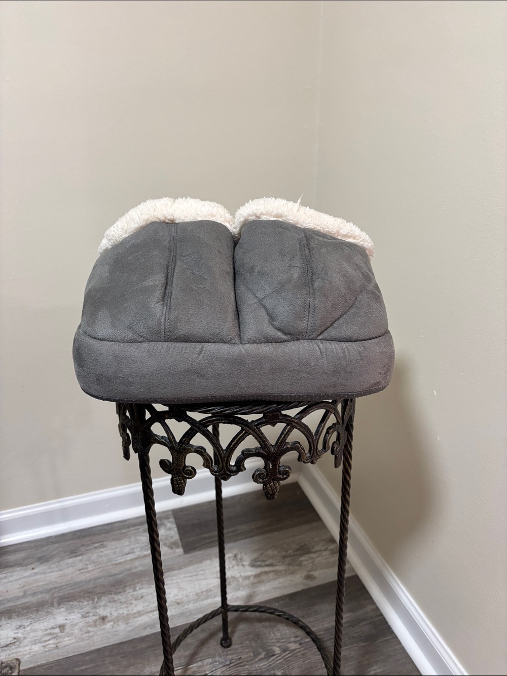 Shiatsu Foot Massager with Heat - Grey - Picture 4 of 7
